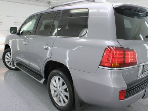Used 2009 Lexus LX 570 4WD image 16