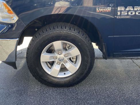 Used 2020 RAM 1500 Classic SLT w/ Luxury Group image 35