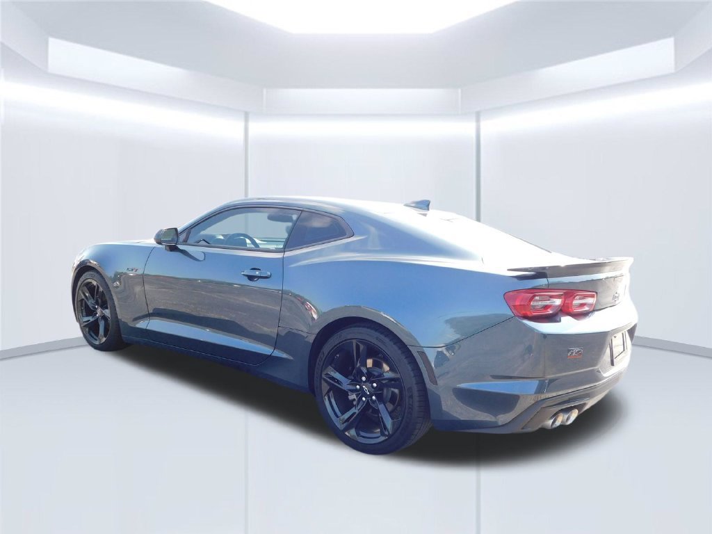 Used 2020 Chevrolet Camaro LT RWD image 5