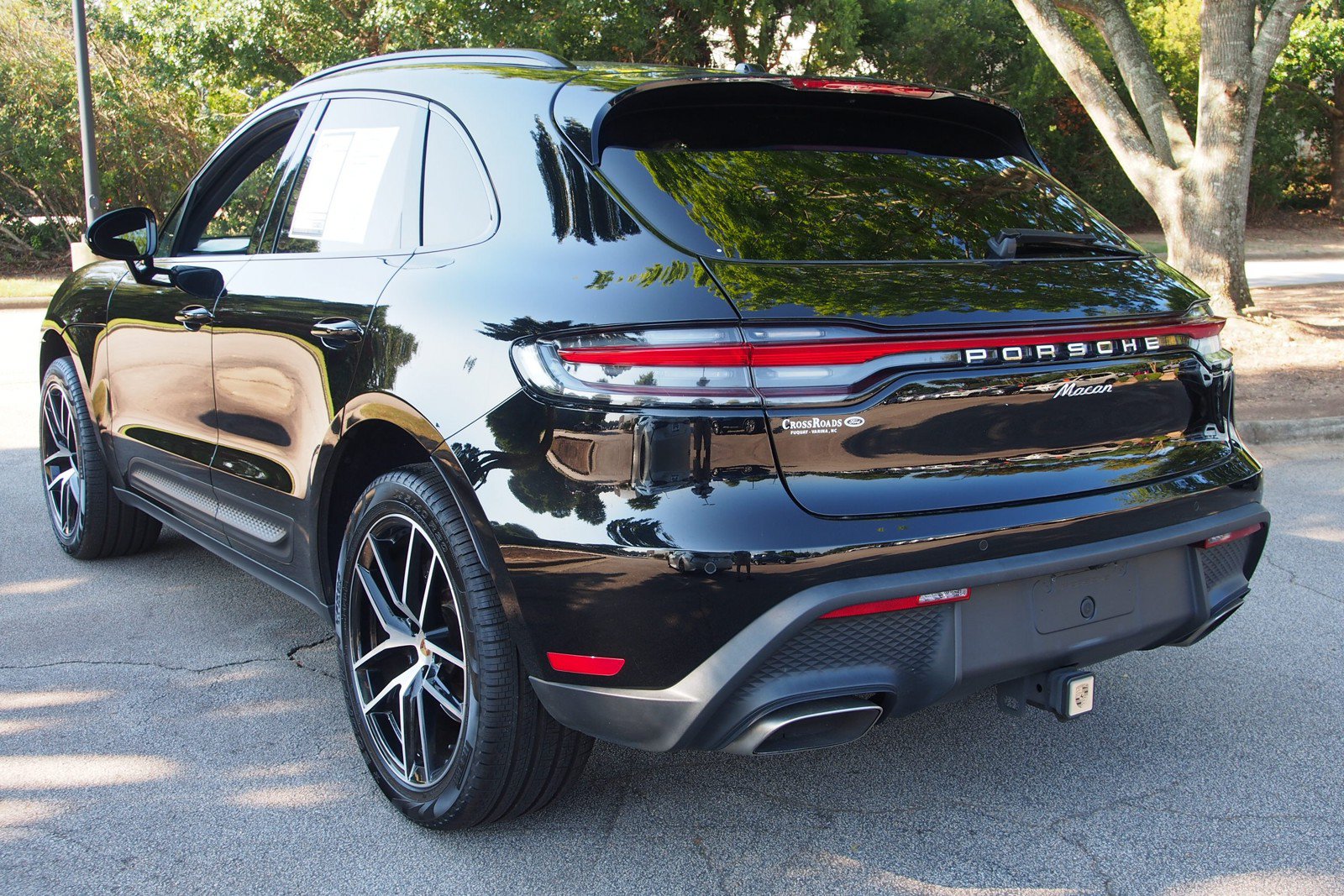 Used 2023 Porsche Macan AWD/4WD image 5