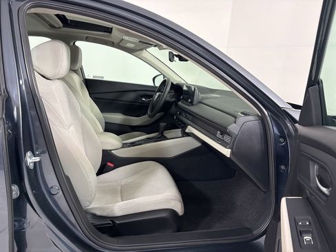 Used 2023 Honda Accord EX image 12
