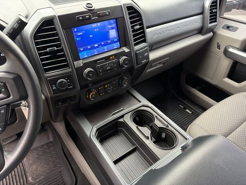 Used 2022 Ford F350 XLT w/ Black Appearance Package image 21