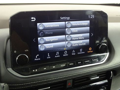 Used 2023 Nissan Rogue Platinum image 40