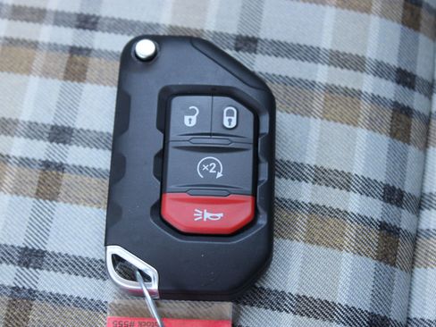 New 2026 Jeep Gladiator Sport AWD/4WD image 50