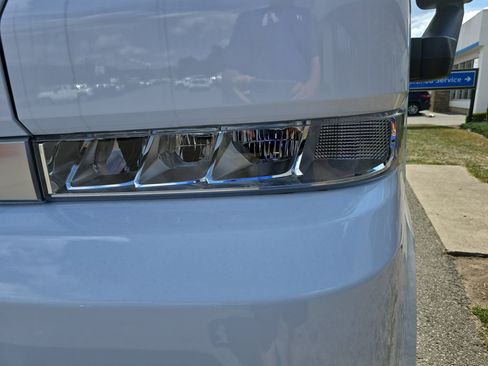 New 2025 Chevrolet Brightdrop 400 w/ Battery Pack, Max Range image 9