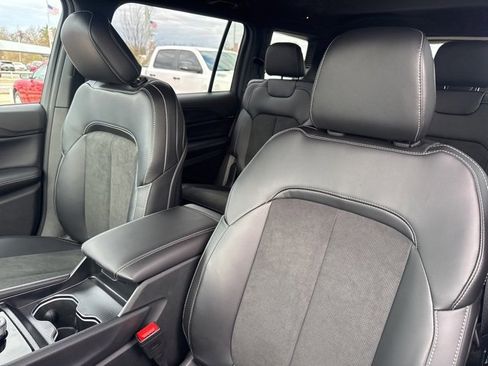 New 2025 Jeep Grand Cherokee L Altitude image 11