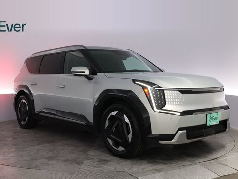 Used 2024 Kia EV9 Land AWD/4WD image 13