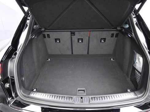 Used 2025 Porsche Macan image 28