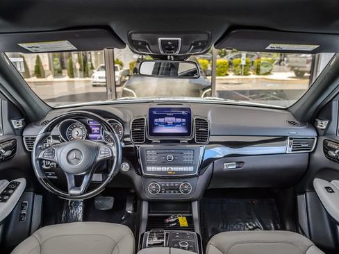 Used 2018 Mercedes-Benz GLS 550 4MATIC image 3