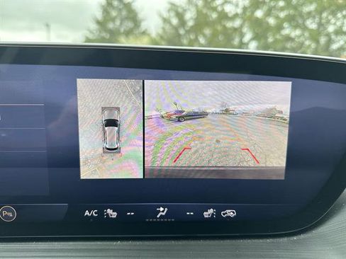 Used 2025 Buick Envision Avenir AWD/4WD image 25