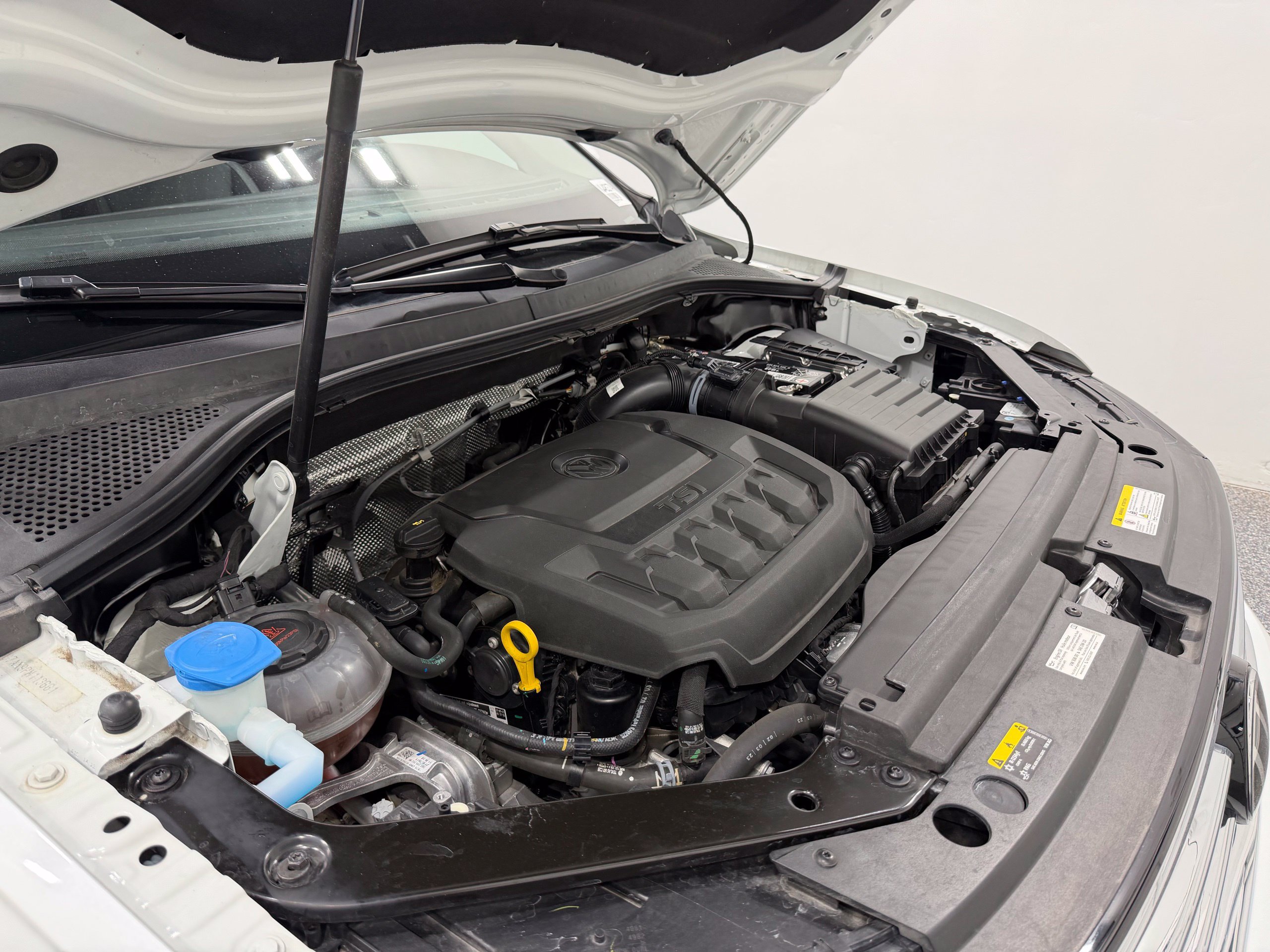 Used 2023 Volkswagen Tiguan SE FWD image 48