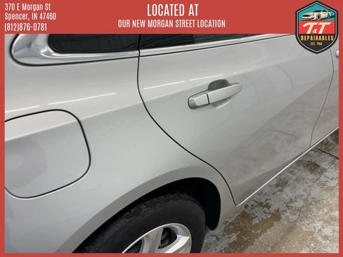 Used 2022 Chevrolet Malibu LT FWD image 25