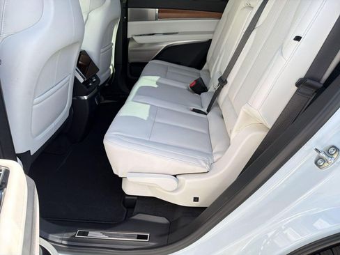 New 2026 Cadillac Vistiq Luxury AWD/4WD image 14