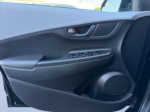 Used 2018 Hyundai Kona SE FWD image 13