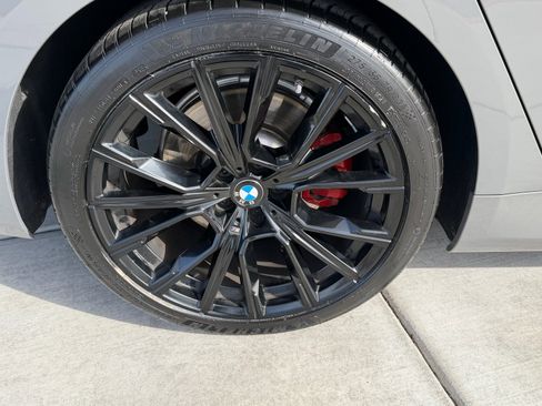 Used 2022 BMW 740i w/ M Sport Package image 27