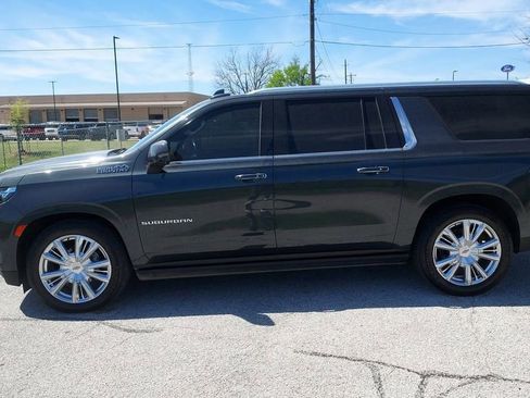 Used 2022 Chevrolet Suburban High Country image 6