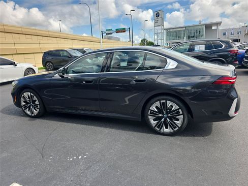 Used 2026 BMW 540i xDrive AWD/4WD image 5