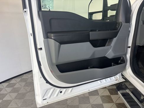 Used 2025 Ford F250 XLT image 7