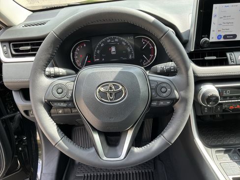 Used 2023 Toyota RAV4 XLE Premium AWD/4WD image 18