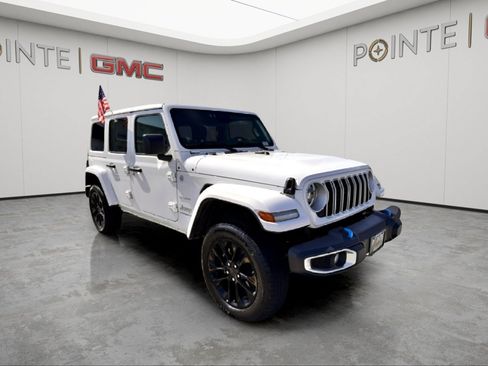 Used 2024 Jeep Wrangler Unlimited Sahara AWD/4WD image 21