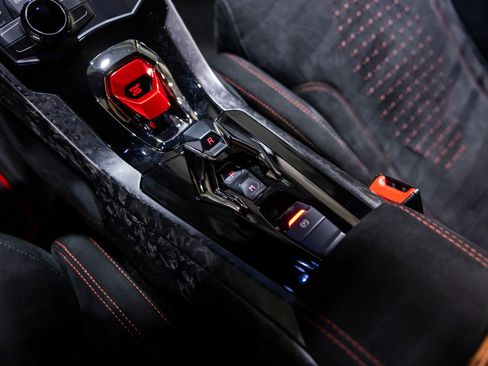 Used 2018 Lamborghini Huracan Performante image 44