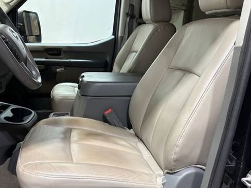 Used 2020 Nissan NV 3500 SL image 13