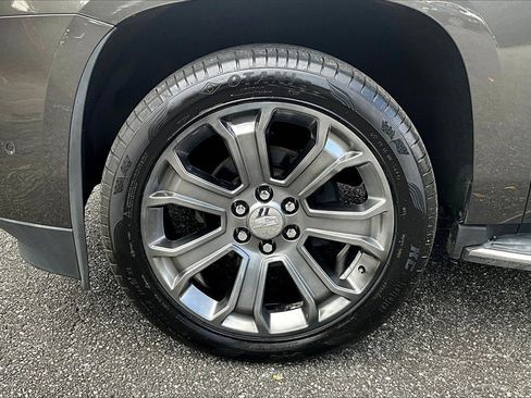 Certified 2020 Cadillac Escalade Luxury image 30