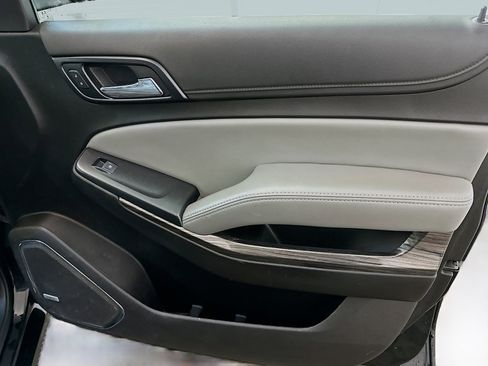 Used 2019 Chevrolet Suburban LT image 35