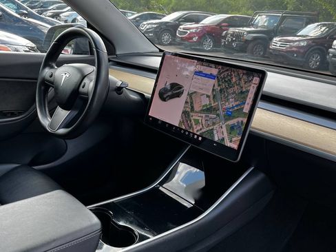 Used 2020 Tesla Model Y Long Range AWD/4WD image 20