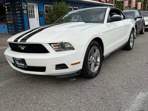 Used 2012 Ford Mustang Premium image 2