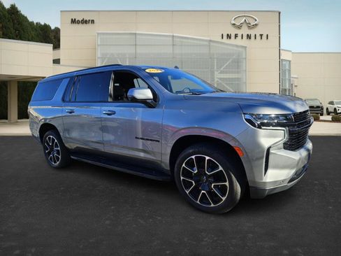 Used 2023 Chevrolet Suburban RST w/ Luxury Package image 2