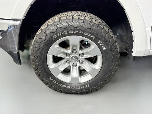 Used 2019 RAM 1500 Laramie AWD/4WD image 38