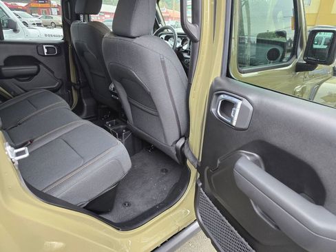New 2025 Jeep Gladiator Willys image 14