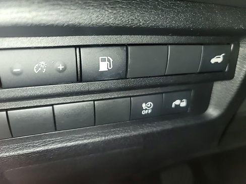 Used 2023 Mitsubishi Outlander SE image 13