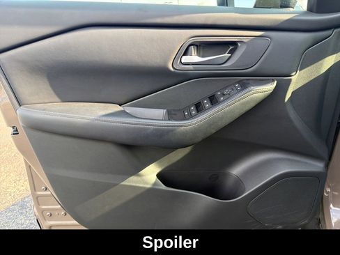 Certified 2025 Nissan Rogue SV FWD image 12