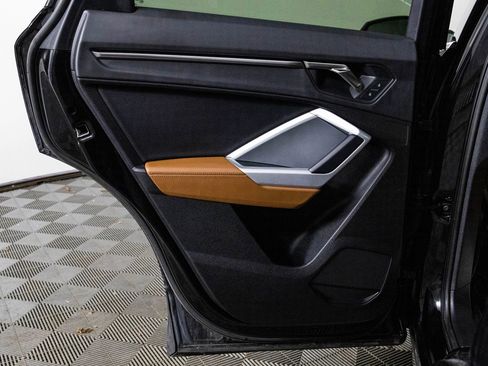 Used 2024 Audi Q3 2.0T Premium image 34