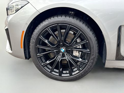 Used 2020 BMW 740i w/ M Sport Package image 43