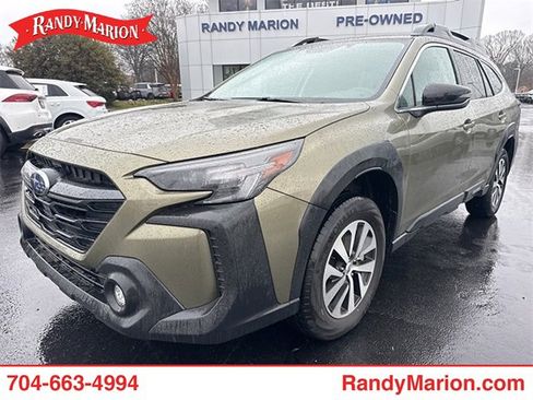 Used 2025 Subaru Outback Premium image 1