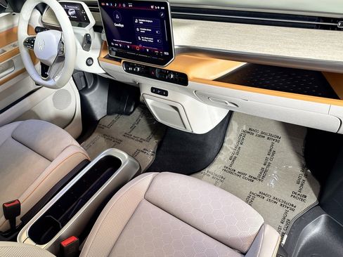 Used 2025 Volkswagen ID. Buzz 1st Edition image 27