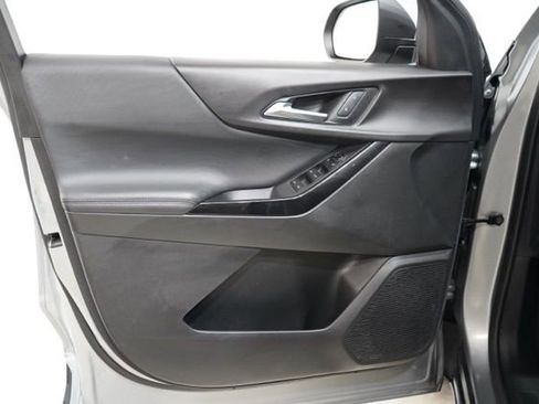 Used 2025 Chevrolet Equinox LT FWD image 18