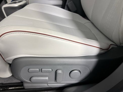 Used 2023 Hyundai Ioniq 5 Limited image 25