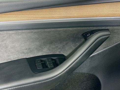 Used 2023 Tesla Model Y Long Range image 15