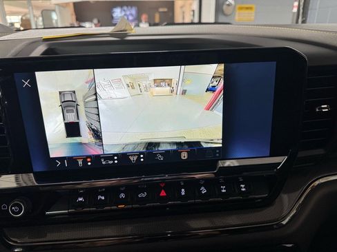 Used 2024 Chevrolet Silverado 1500 ZR2 w/ Technology Package image 28