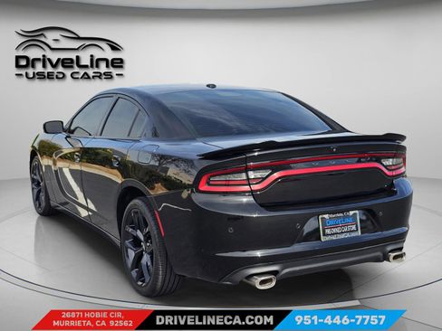 Used 2022 Dodge Charger SXT w/ Blacktop Package image 8