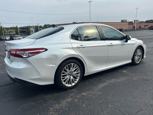 Used 2018 Toyota Camry XLE w/ Audio Package FWD image 14