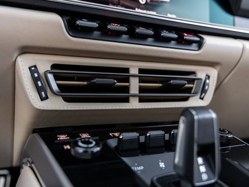 Certified 2021 Porsche 911 Targa 4S Heritage Design image 47