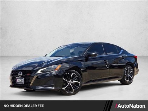 Used 2023 Nissan Altima 2.5 SR FWD image 1