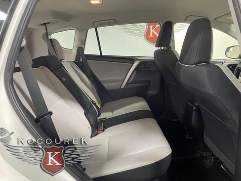 Used 2018 Toyota RAV4 LE image 21