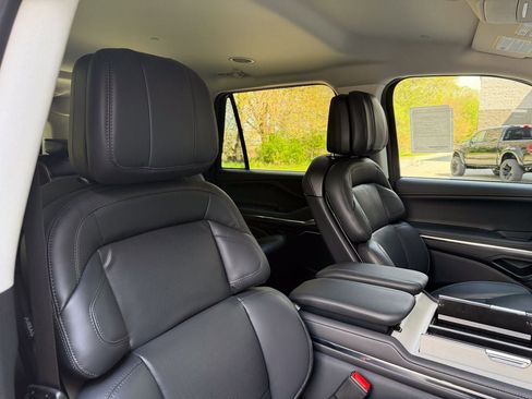 New 2026 Lincoln Navigator L Premier AWD/4WD image 30