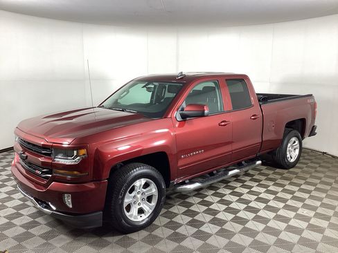 Used 2017 Chevrolet Silverado 1500 LT w/ All Star Edition AWD/4WD image 7